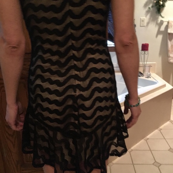 SOLD Cute little black dress - Picture 5 of 10